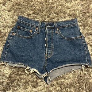 Levi 501 denim short. Size 26 medium wash